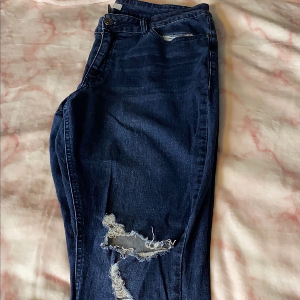 Ripped Jeans - Picture 4 of 5